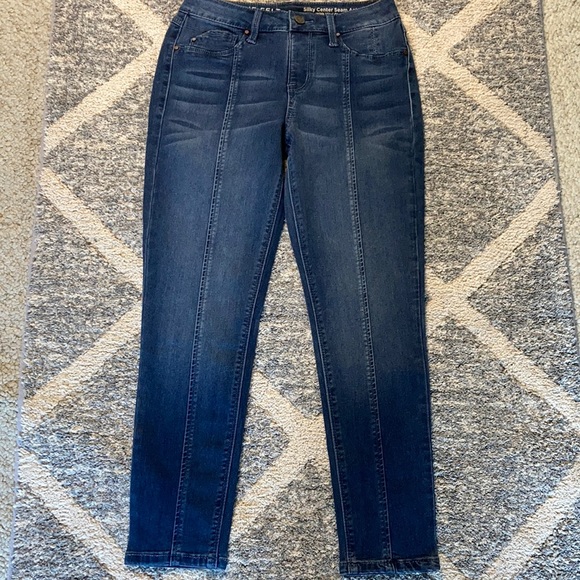 Laurie Felt | Petite | Silky Denim Ankle Skinny Jeans - Picture 2 of 7